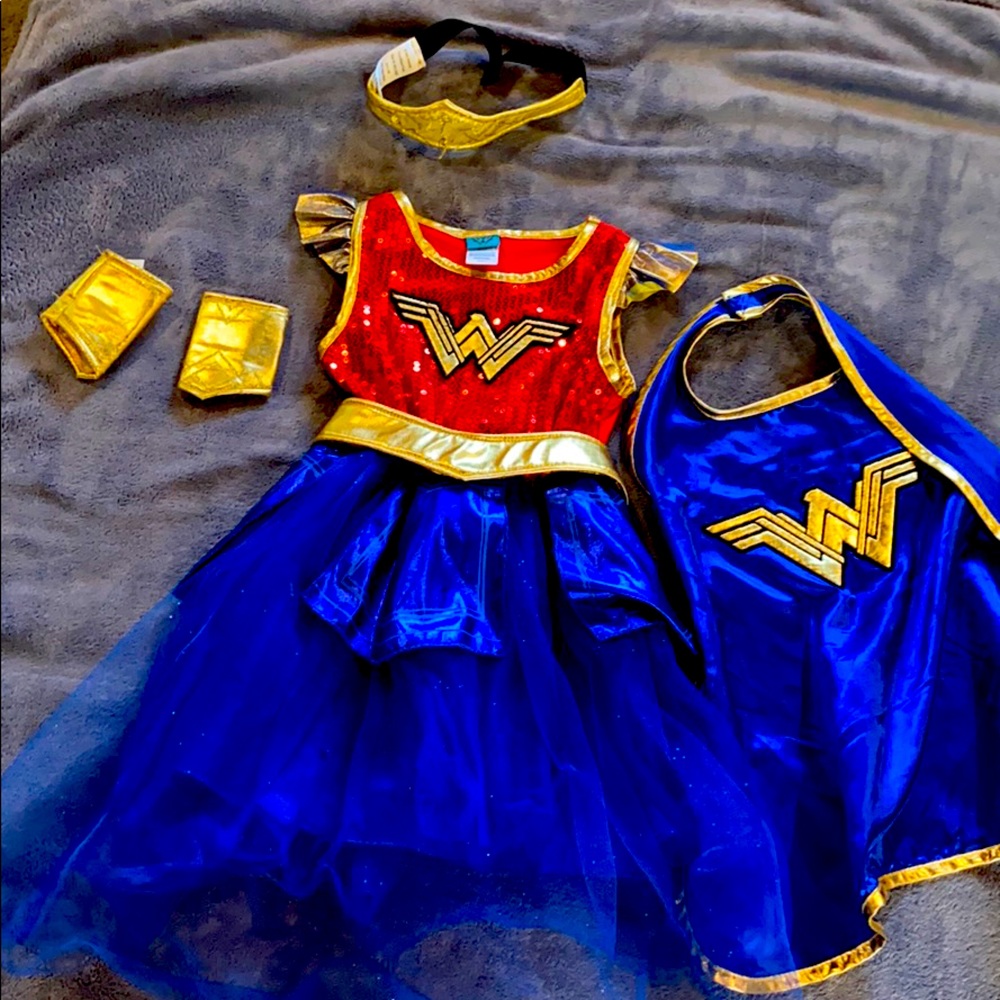 Wonder Woman costume 🎈💵3 for 15💵🎈